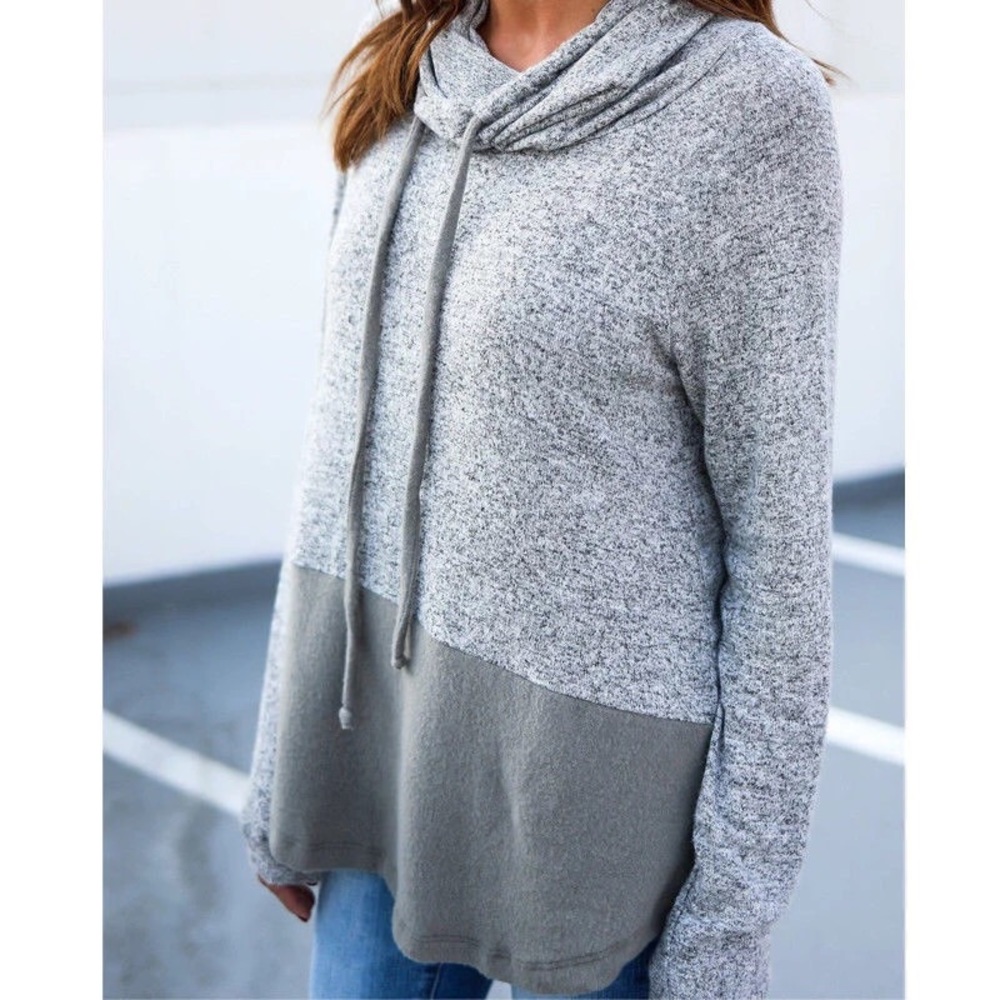 ✨Heather Gray Fleece Cotton Long Sleeved Pullover✨ - Picture 3 of 5